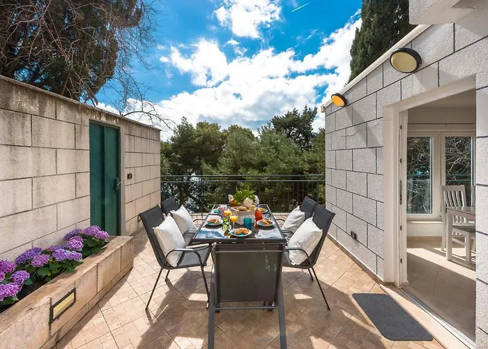 Dream Estate アパート *